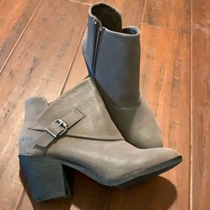 NWOT-Blowfish Boots